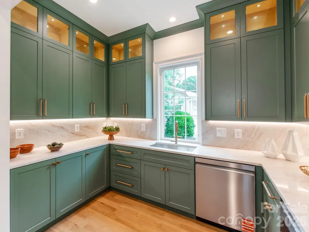 4627 Water Oak Road Charlotte NC 28211