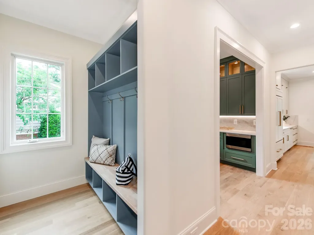 4627 Water Oak Road Charlotte NC 28211