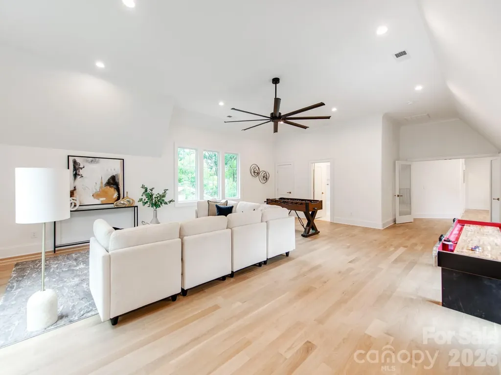 4627 Water Oak Road Charlotte NC 28211