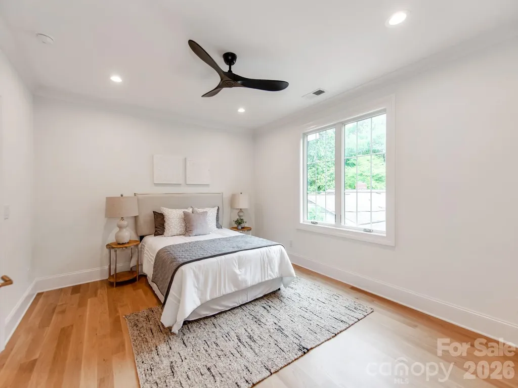 4627 Water Oak Road Charlotte NC 28211