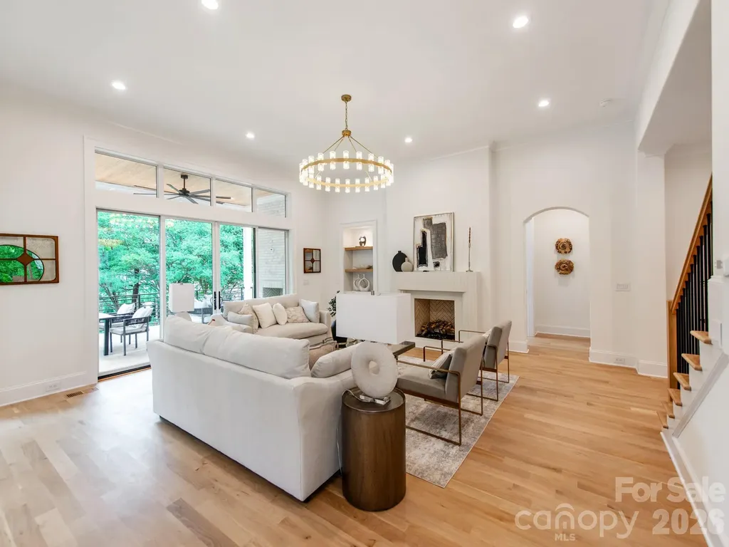 4627 Water Oak Road Charlotte NC 28211