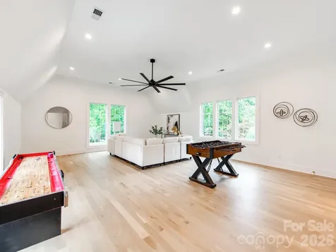 4627 Water Oak Road Charlotte NC 28211