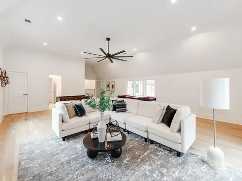 4627 Water Oak Road Charlotte NC 28211