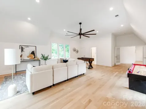 4627 Water Oak Road Charlotte NC 28211