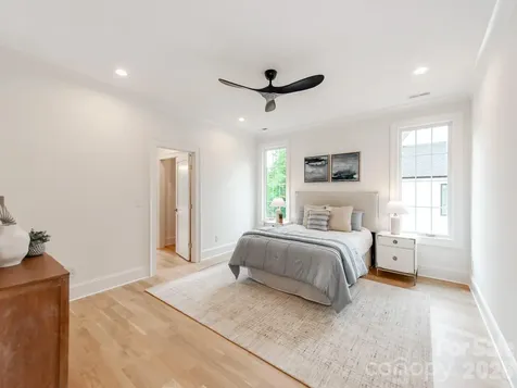 4627 Water Oak Road Charlotte NC 28211