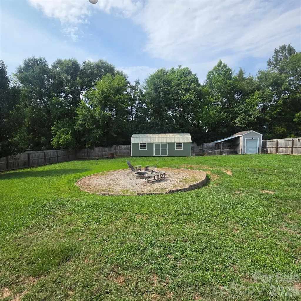 2707 Plantation Way Albemarle NC 28001