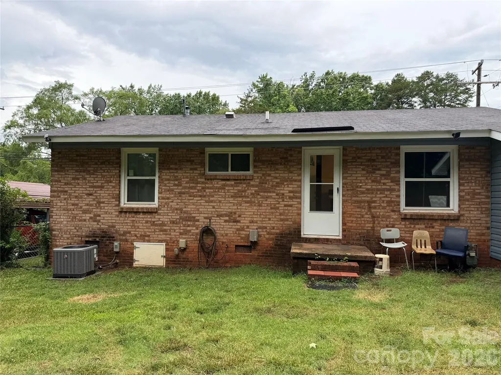 2609 Alleghany Street Charlotte NC 28208