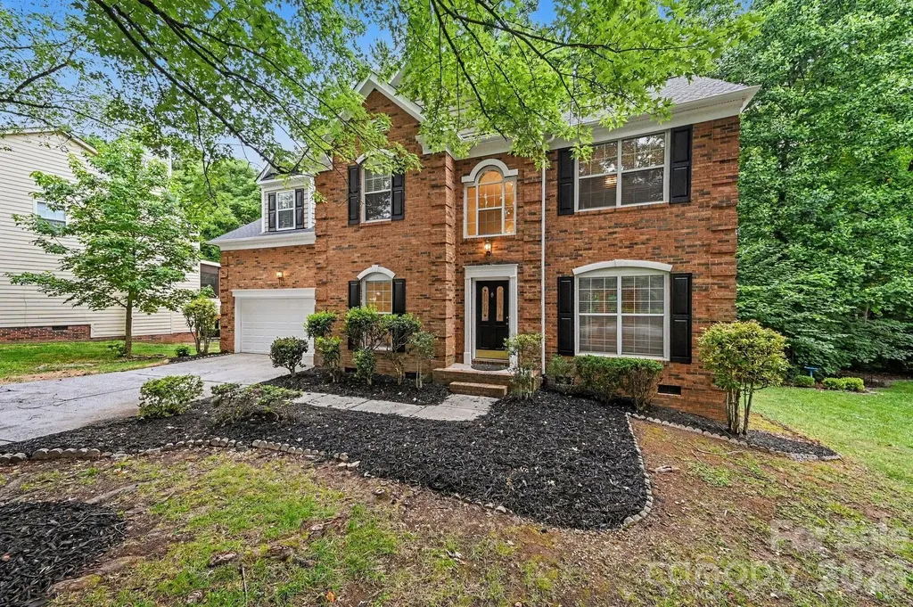 4619 Kirkgard Trail Charlotte NC 28269