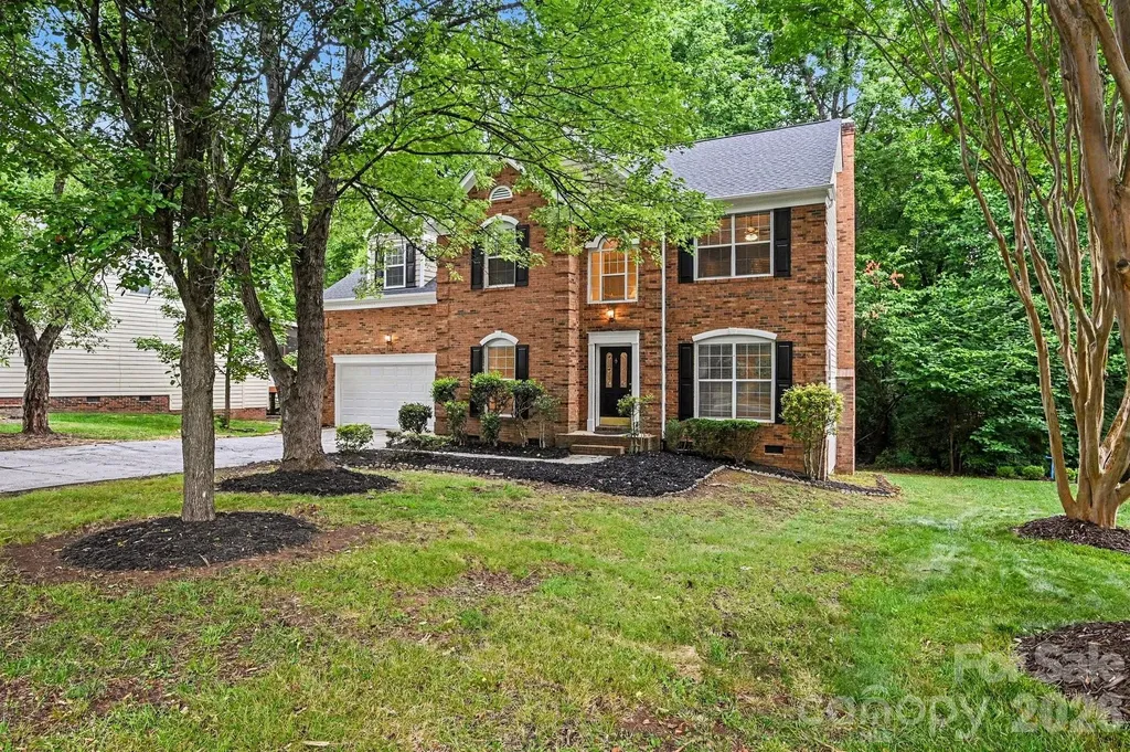 4619 Kirkgard Trail Charlotte NC 28269