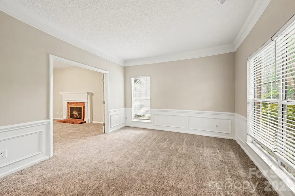 4619 Kirkgard Trail Charlotte NC 28269