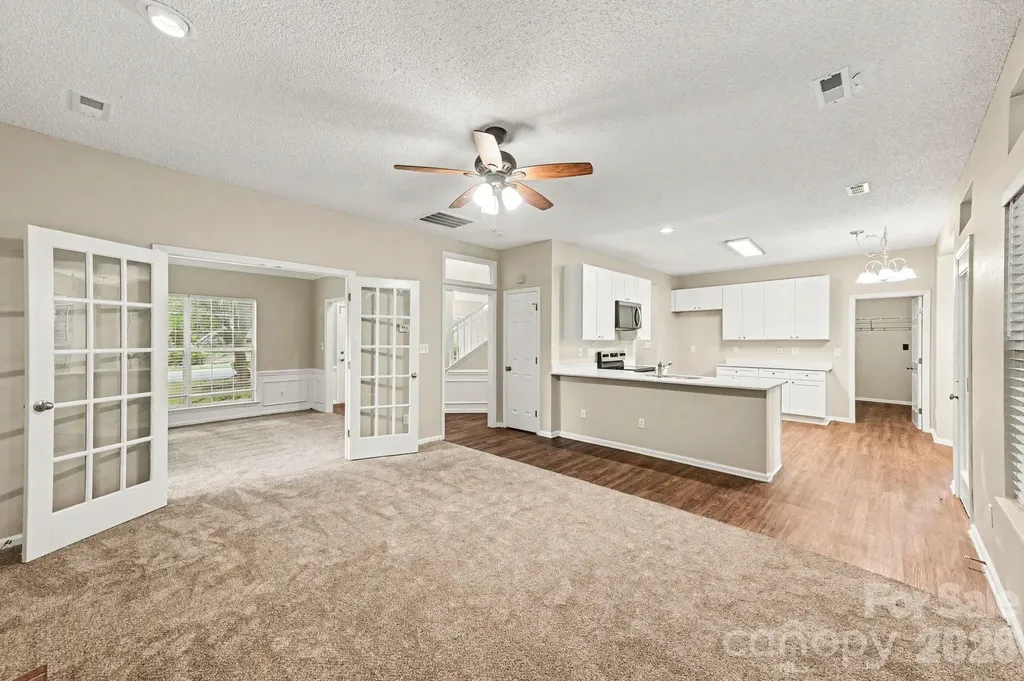 4619 Kirkgard Trail Charlotte NC 28269