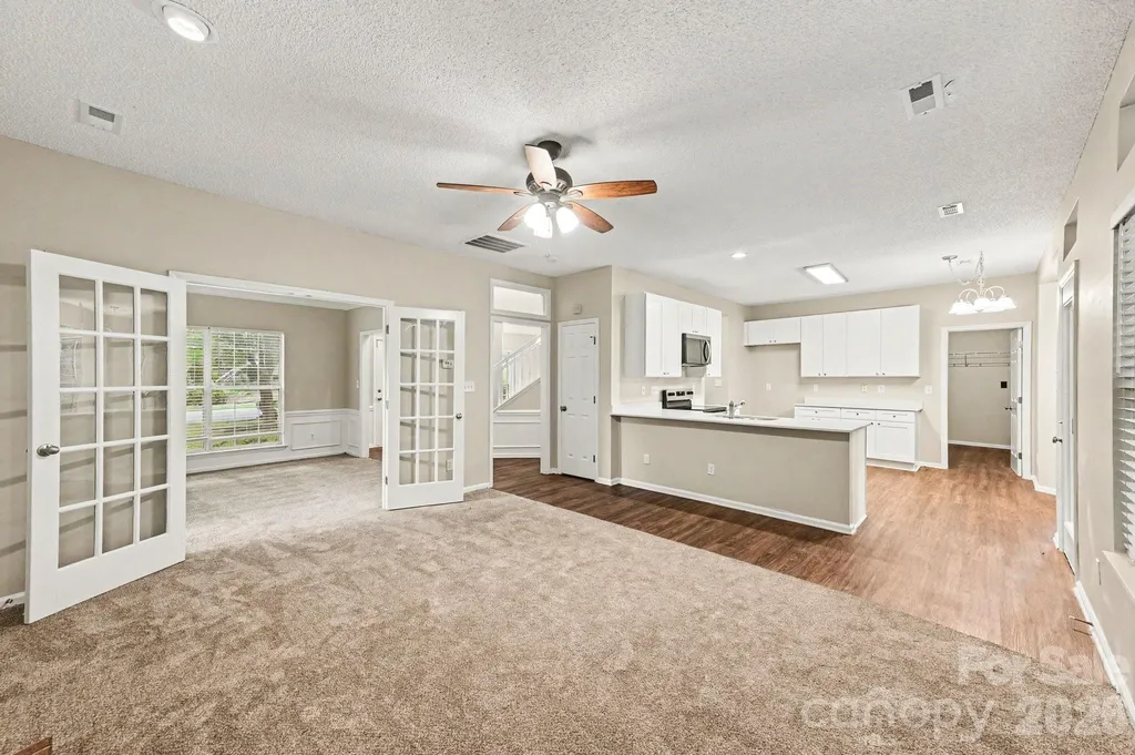 4619 Kirkgard Trail Charlotte NC 28269
