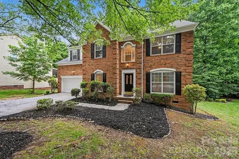 4619 Kirkgard Trail Charlotte NC 28269