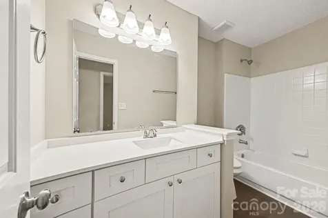 4619 Kirkgard Trail Charlotte NC 28269