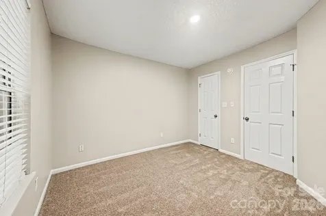 4619 Kirkgard Trail Charlotte NC 28269