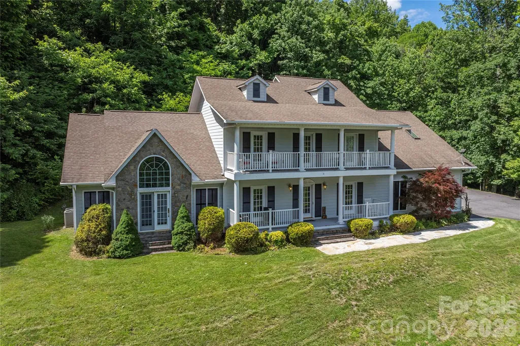 Maggie Valley NC, 302 Davy Crockett Drive