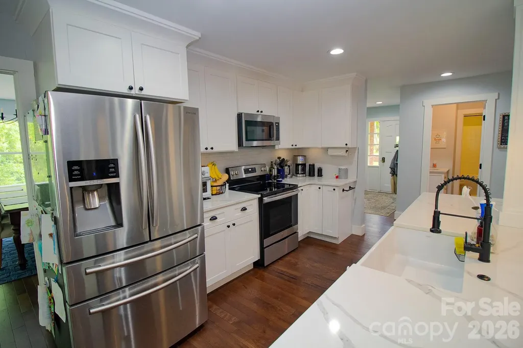 36 Clarendon Road Asheville NC 28806