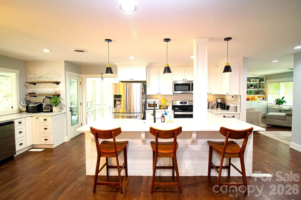 36 Clarendon Road Asheville NC 28806