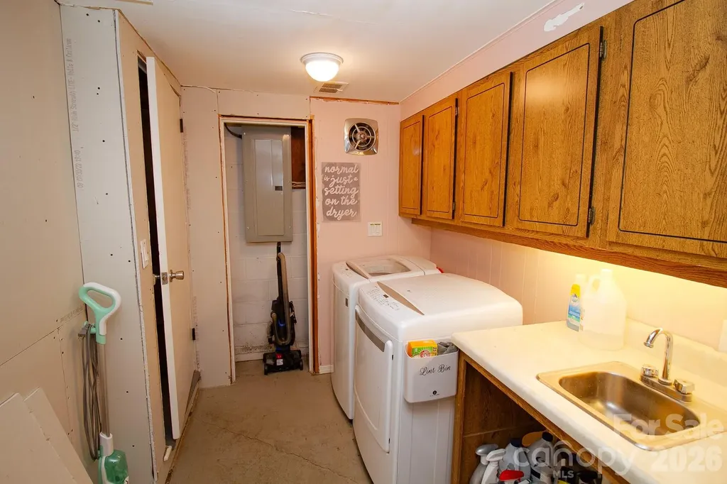 36 Clarendon Road Asheville NC 28806