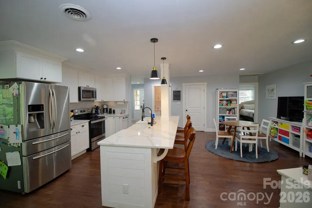 36 Clarendon Road Asheville NC 28806