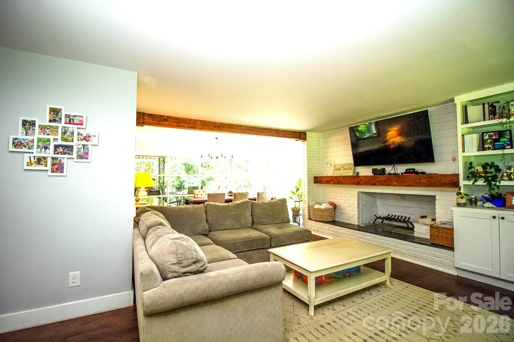 36 Clarendon Road Asheville NC 28806