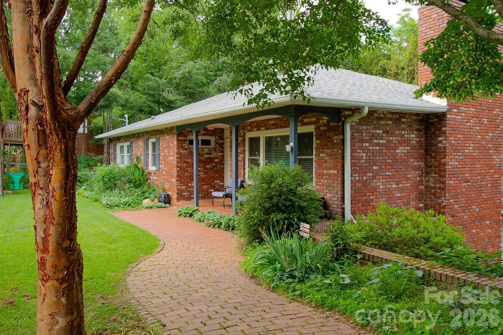 36 Clarendon Road Asheville NC 28806