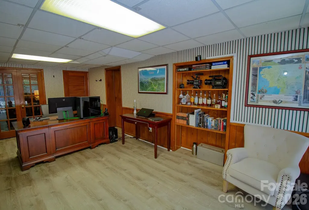 36 Clarendon Road Asheville NC 28806