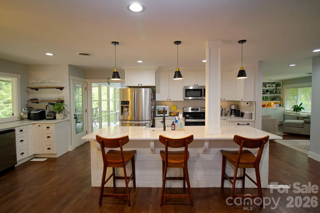 36 Clarendon Road Asheville NC 28806