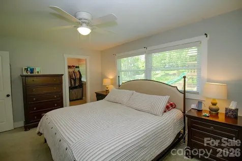 36 Clarendon Road Asheville NC 28806