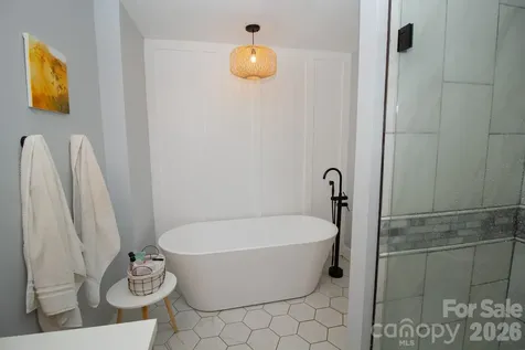 36 Clarendon Road Asheville NC 28806
