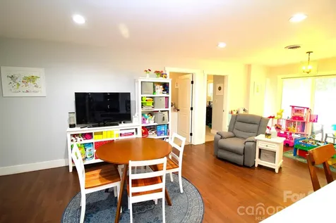 36 Clarendon Road Asheville NC 28806