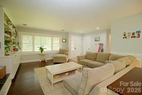 36 Clarendon Road Asheville NC 28806