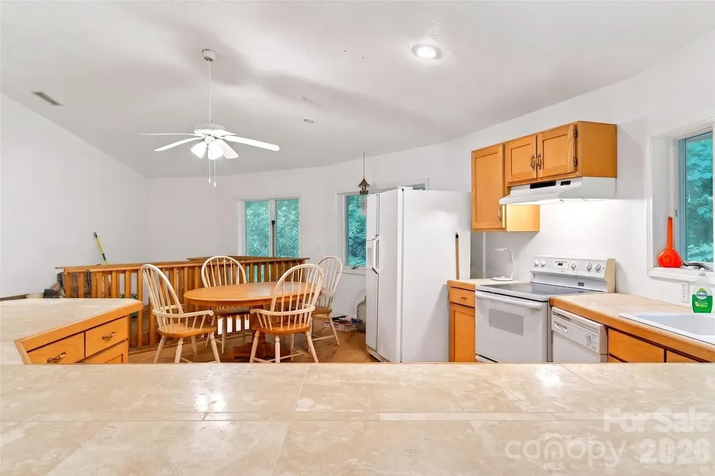 1614 Gateway Parkway Old Fort NC 28762