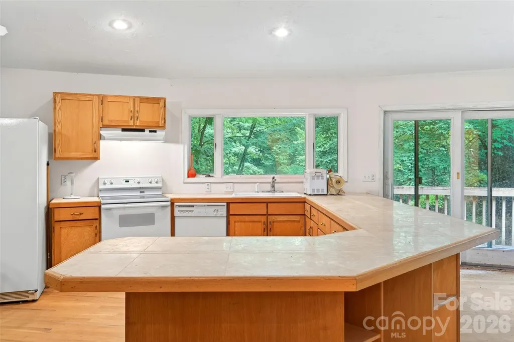 1614 Gateway Parkway Old Fort NC 28762