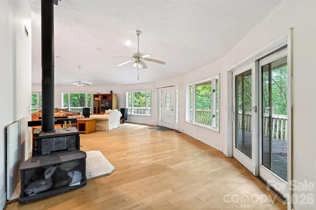 1614 Gateway Parkway Old Fort NC 28762