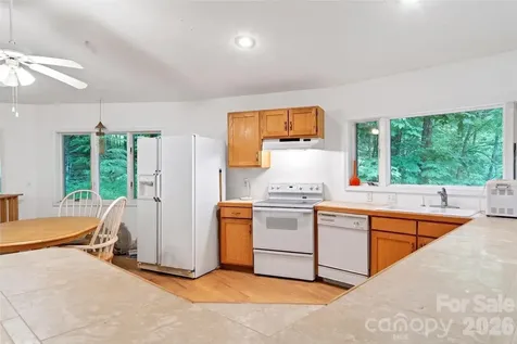 1614 Gateway Parkway Old Fort NC 28762