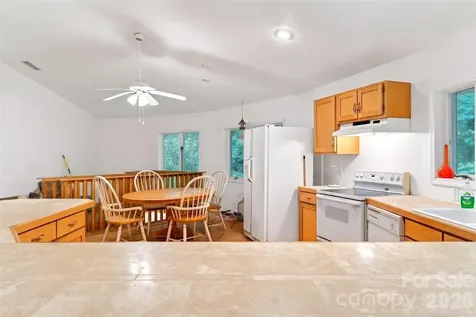 1614 Gateway Parkway Old Fort NC 28762