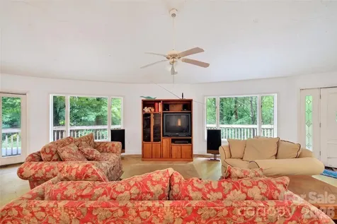 1614 Gateway Parkway Old Fort NC 28762