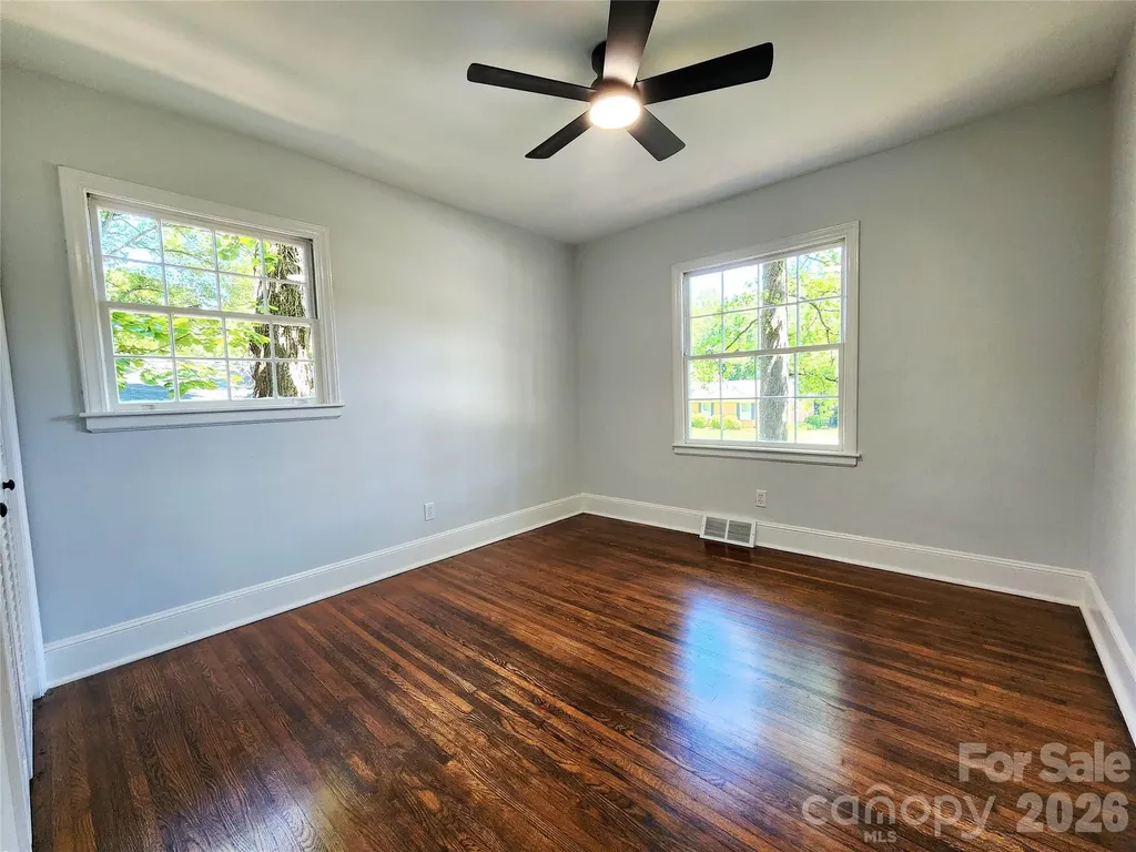 3528 Enfield Road Charlotte NC 28205