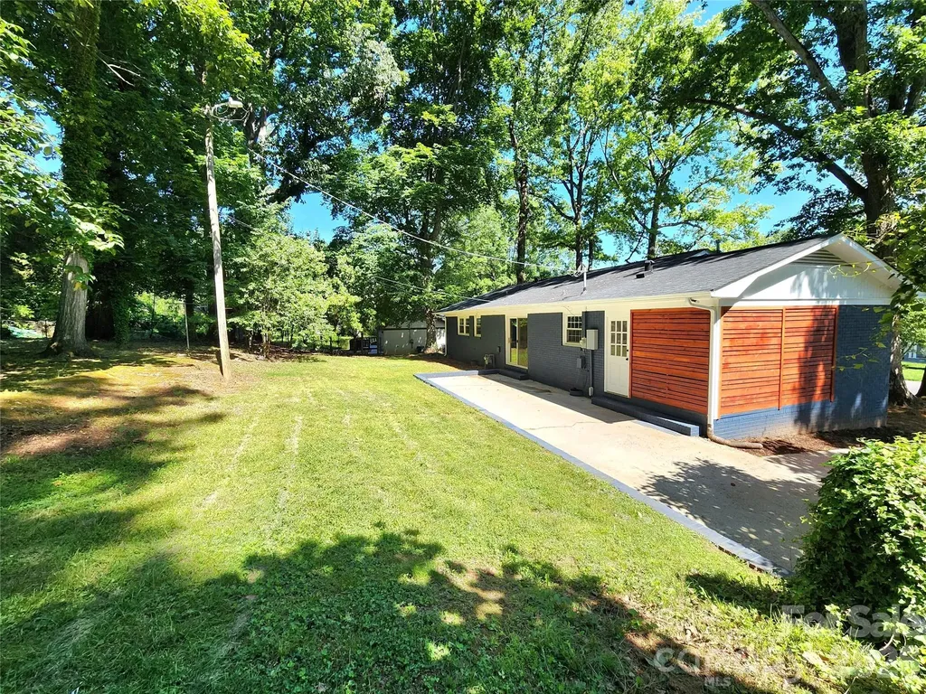 3528 Enfield Road Charlotte NC 28205