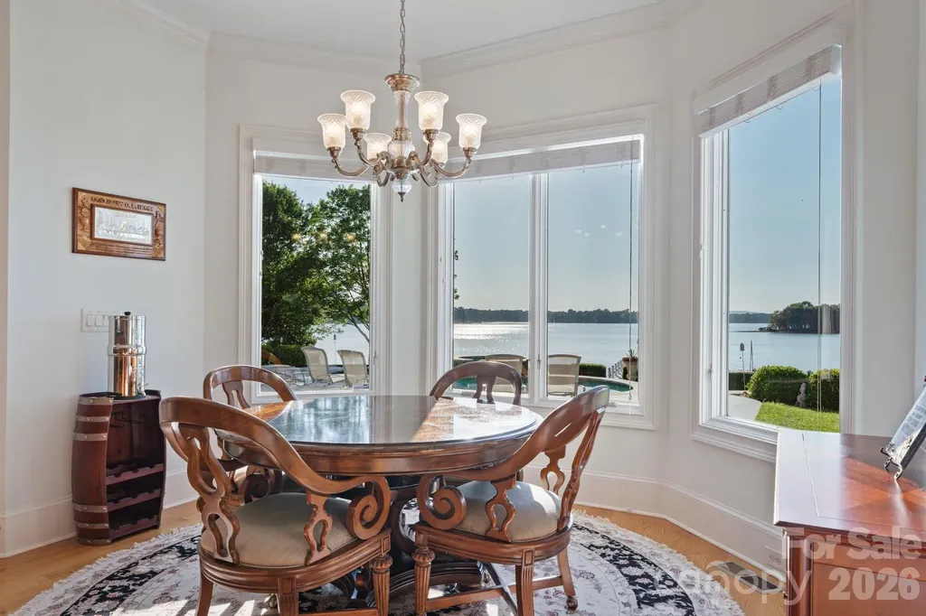 2477 Peninsula Shores Court Denver NC 28037