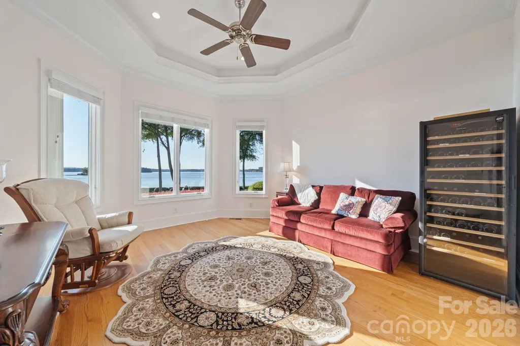 2477 Peninsula Shores Court Denver NC 28037