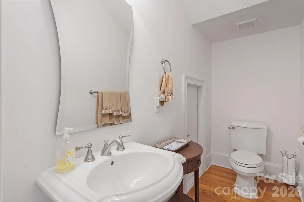 2477 Peninsula Shores Court Denver NC 28037