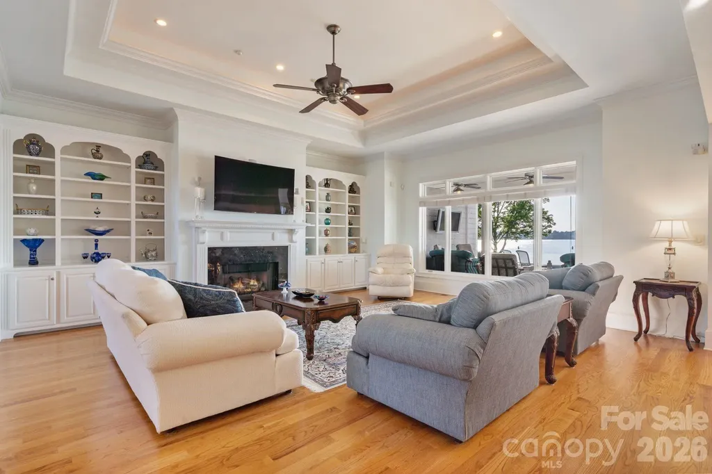 2477 Peninsula Shores Court Denver NC 28037