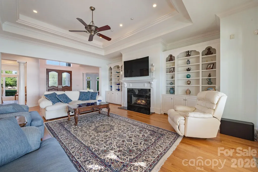 2477 Peninsula Shores Court Denver NC 28037