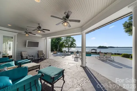 2477 Peninsula Shores Court Denver NC 28037