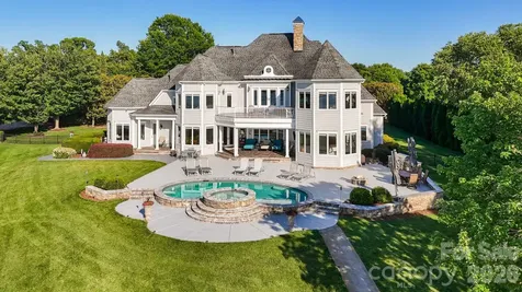2477 Peninsula Shores Court Denver NC 28037