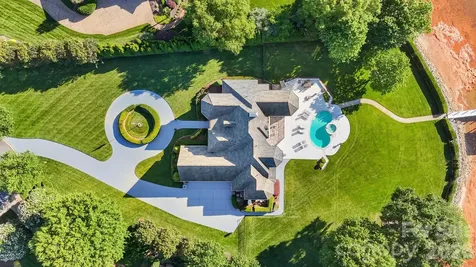 2477 Peninsula Shores Court Denver NC 28037