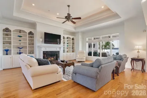 2477 Peninsula Shores Court Denver NC 28037