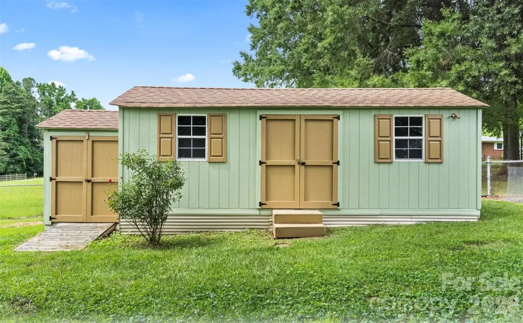 2910 Floral Drive Albemarle NC 28001